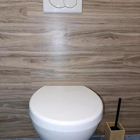 Lieblingsplatz- Gästezimmer Am Nord-ostsee-kanal Mit Whirlpools
